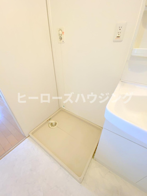 【洗面所】 | クロツヴィア桜塚 | ※同タイプの写真となり、実際のお部屋とは異なる場合があります