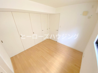 【洋室】 | クロツヴィア桜塚 | ※同タイプの写真となり、実際のお部屋とは異なる場合があります