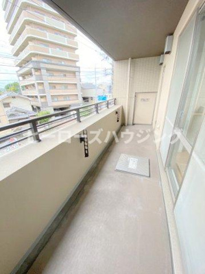 【バルコニー】 | クロツヴィア桜塚 | ※同タイプの写真となり、実際のお部屋とは異なる場合があります