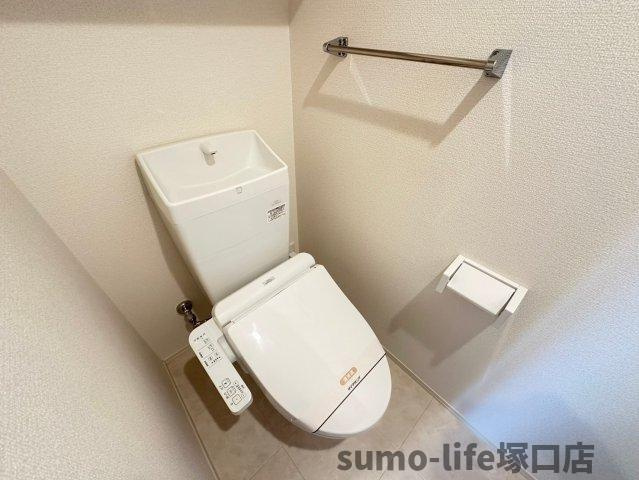 D-room南塚口のトイレ