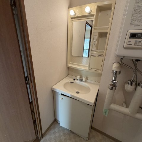 ティアラ高砂ハイツの洗面所|使いやすい洗面所です