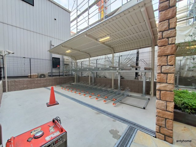 プレジオ難波WEST　仲介手数料無料の駐車場