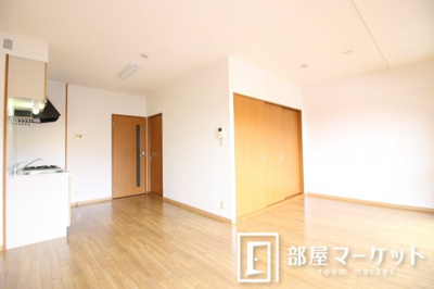 【居間・リビング】 | ラヴィアン八千代 | 同型タイプ