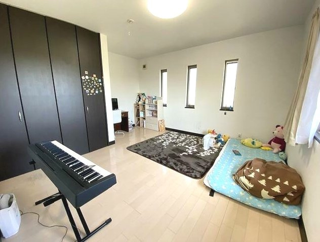 山武郡九十九里町粟生　中古戸建の洋室|二世帯住宅６LDK 敷地約306坪 リビング約33帖 積水ハウス『シャーウッド』ワイドバルコニー