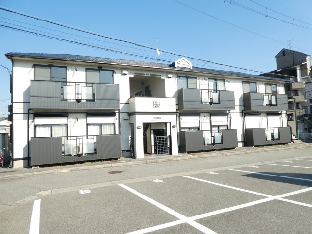 アプリーレ９５の駐車場