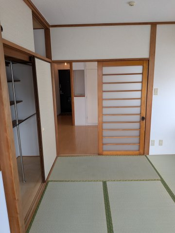 ハイツ水神の和室