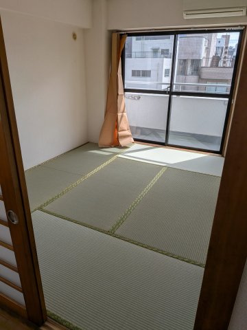 ハイツ水神の和室