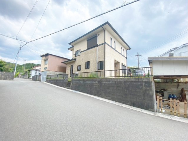 糟屋郡久山町大字猪野　中古戸建の外観|高台になっているため、通風も良好ですね！