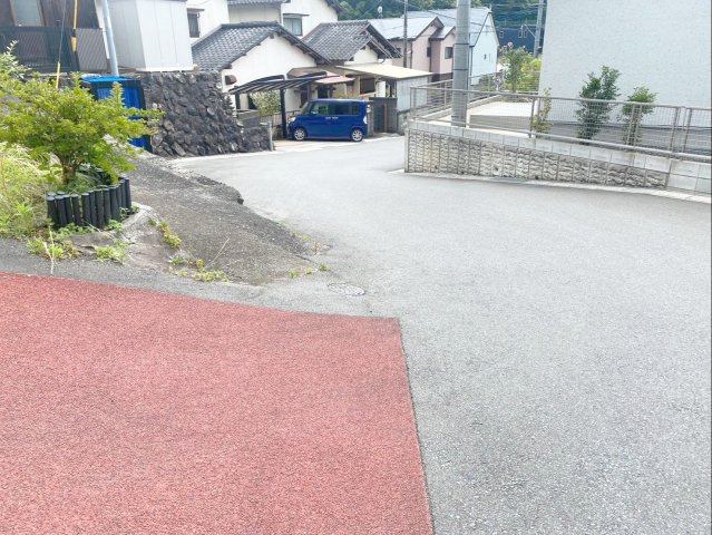 糟屋郡久山町大字猪野　中古戸建の前面道路含む現地写真|前面道路含む現地写真です