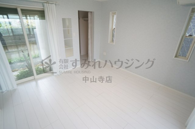 中筋山手７丁目戸建の寝室