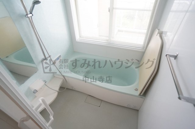 中筋山手７丁目戸建の浴室