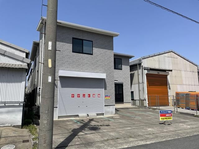 長先町　事務所付倉庫の外観