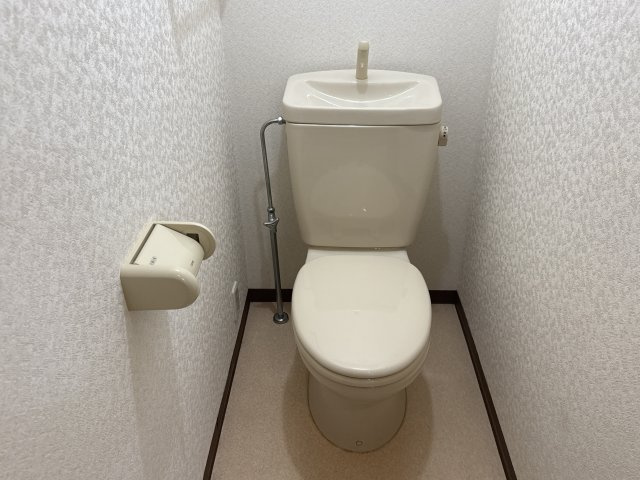 ネオクオーツ幸　弐番館のトイレ