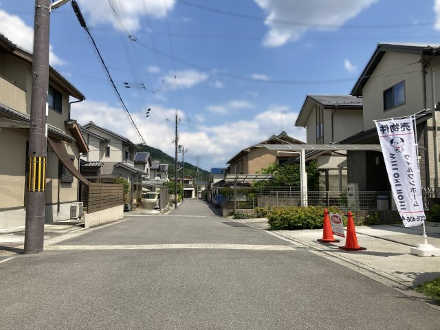 上賀茂東後藤町の前面道路含む現地写真|前面道路も広々としています。