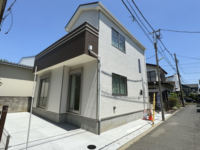 三郷市戸ヶ崎１丁目新築戸建【戸ヶ崎小学校：8分】の外観|完成済み内覧可能です！