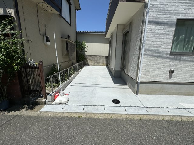 三郷市戸ヶ崎１丁目新築戸建【戸ヶ崎小学校：8分】の駐車場|南西側駐車スペース