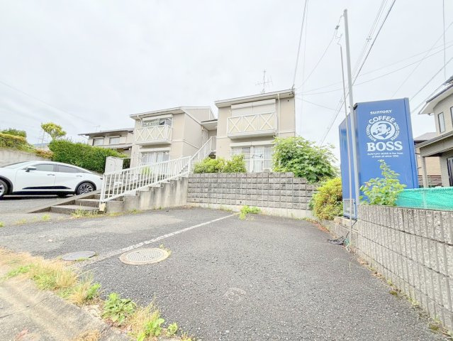 プレミール月見ヶ丘の駐車場