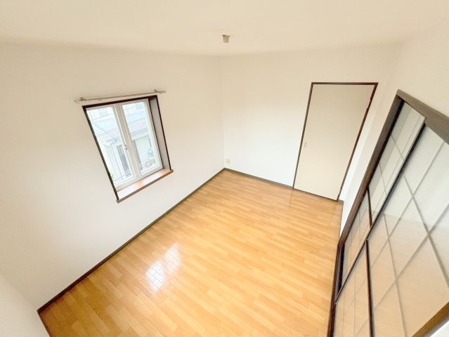 プレミール月見ヶ丘の洋室