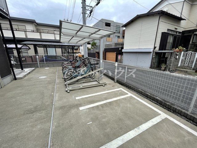 リブリ・マシェリの駐車場
