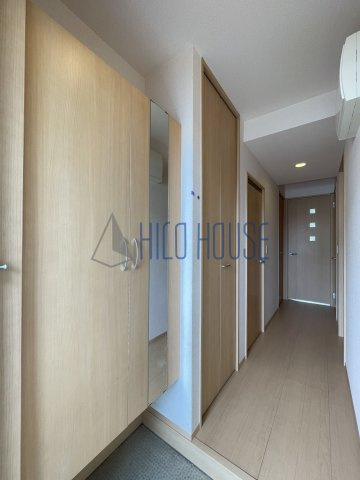 ルミエル Sの玄関