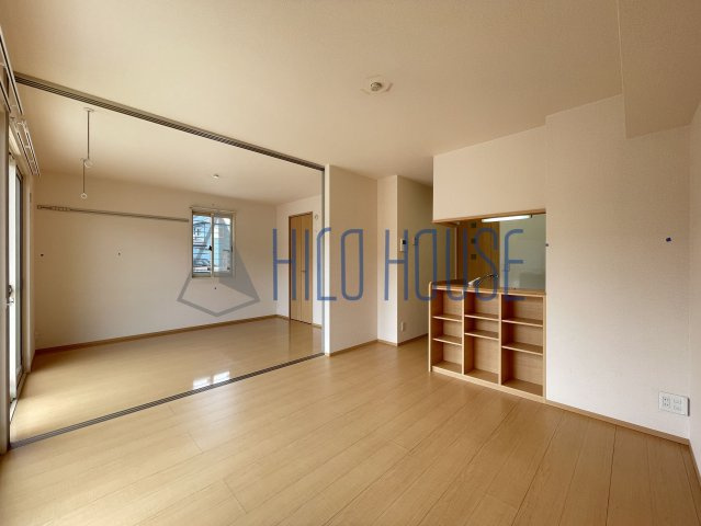 ルミエル Sの居間・リビング