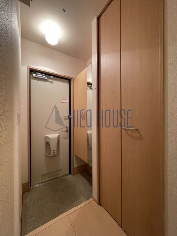 ルミエル Sの玄関