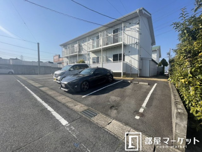 【駐車場】 | ホワイトベルサイユ