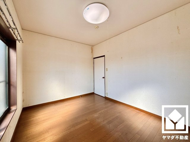 宇治市広野町寺山の洋室