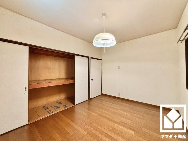 宇治市広野町寺山の洋室