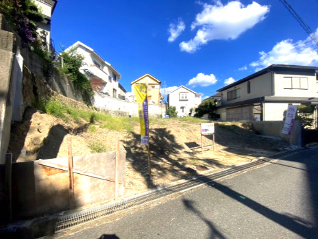 サン・タウン香里ケ丘12丁目の前面道路含む現地写真|■交通量も少なく、お車の駐車も楽々ですよ♪♪