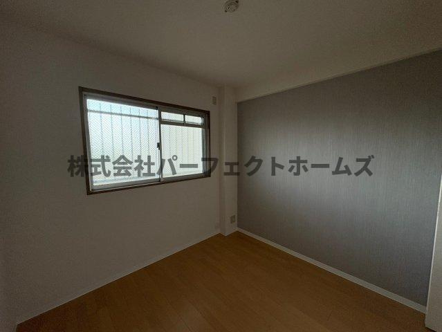 フロレスタ・ミオ山田池公園の洋室|落ち着いた色調の洋室です