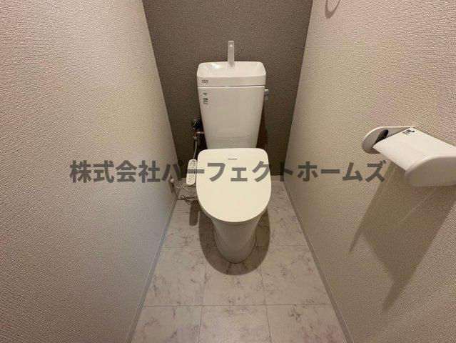 フロレスタ・ミオ山田池公園のトイレ|落ち着いた色調のトイレです