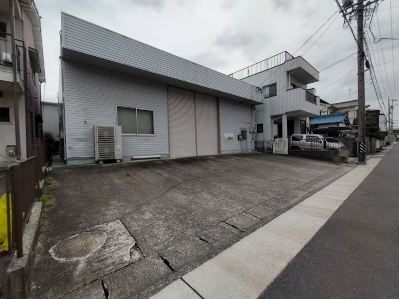 浅井事務所の駐車場