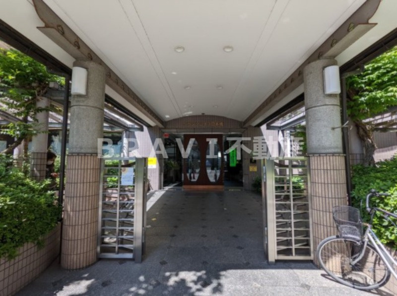 グランソレイユ日本橋　BRAVI不動産のエントランス|【グランソレイユ日本橋】ゆとりのあるエントランスです