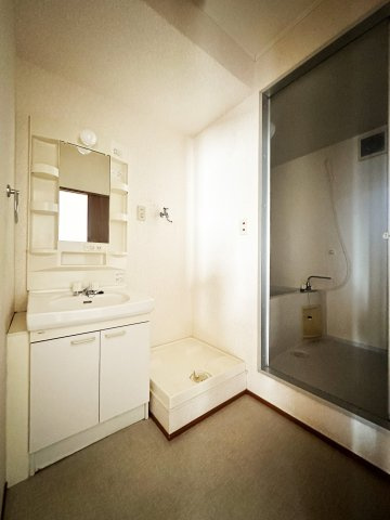 レトア山城の洗面所|広い洗面スペース