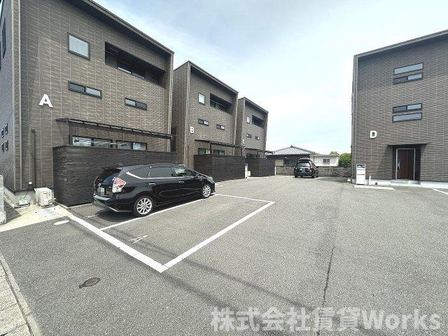 徳島市川内町沖島の一戸建ての駐車場