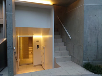 【エントランス】