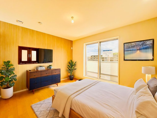 京田辺市三山木越前　25号地の寝室|※実写真と間取り図からCG再現した「空室リフォームイメージ」に家具などをCG合成しており、実際と異なります。