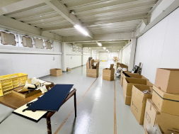 植松町貸倉庫の内装