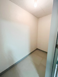 植松町貸倉庫の内装