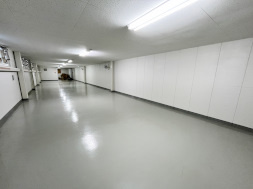 植松町貸倉庫の内装