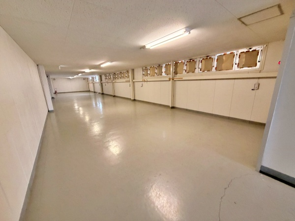 植松町貸倉庫の内装