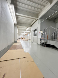 植松町貸倉庫の内装