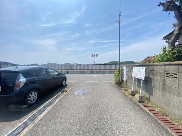 和歌山市三葛　中古戸建の前面道路含む現地写真
