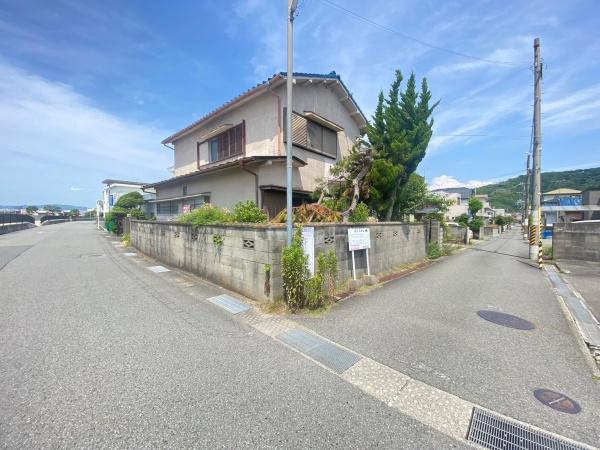 和歌山市三葛　中古戸建の前面道路含む現地写真