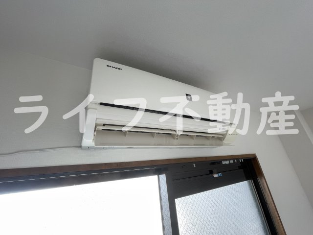 ハイツシャイニングNの内装|明るい室内です