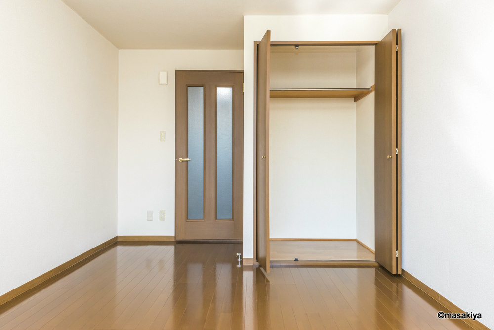 ブラウンヒルズ3番館の収納|クローゼット