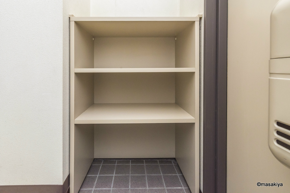 ブラウンヒルズ3番館の玄関|下駄箱