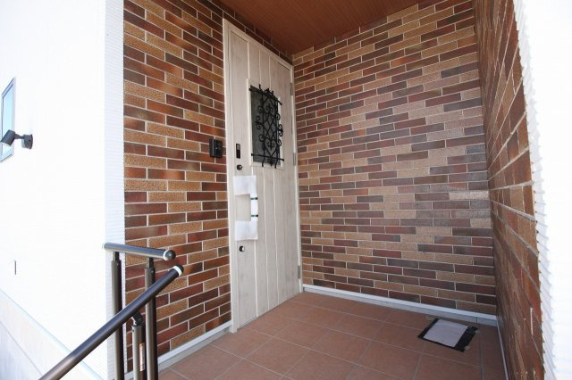 一ツ橋　5号地　新築戸建（全6区画）の玄関