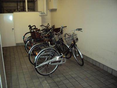 ファーストコート御所西の駐車場|駐輪場